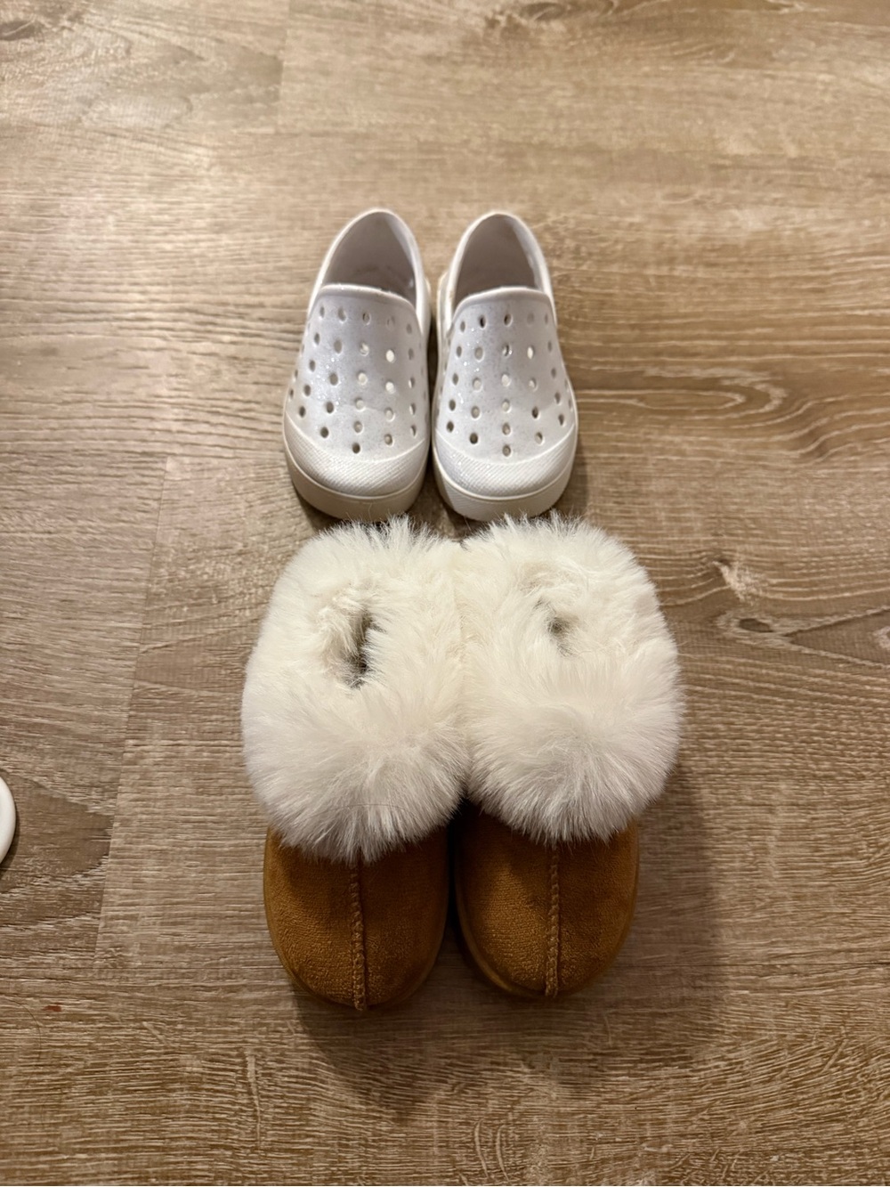 Sperry Kids White Slip-On Shoes & Tan Faux-Fur Lined Slippers